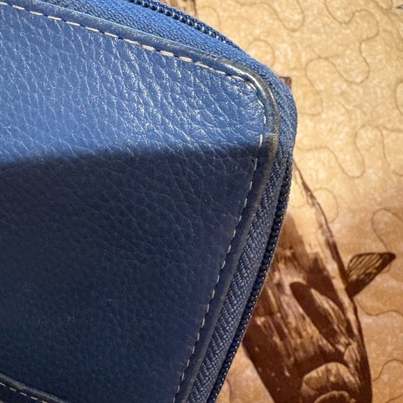 Tignanello blue pebble genuine leather zip-around wallet or clutch - Picture 10 of 14